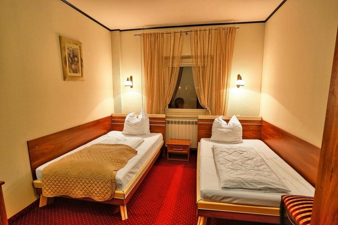 Zodiak Mt Haryono By Kagum Hotels Jakarta Eksteriør bilde